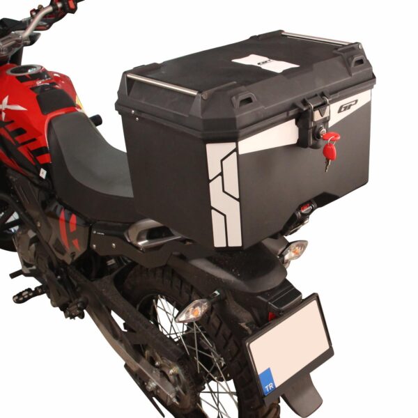 Cutie moto top case universala din plastic negru de 45 lt, produs universal de la GP Kompozit