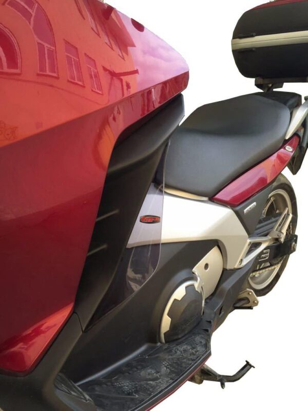 Deflector aer (negru) - Honda NC 700D Integra 2012-2013 de la GP Kompozit