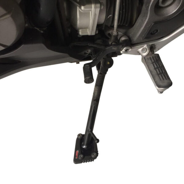 Extensie cric lateral (neagra) - Honda VFR 1200X Crosstourer 2012-2021 de la GP Kompozit