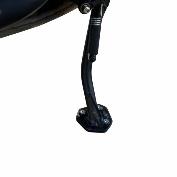 Extensie cric lateral (neagra) - Husqvarna Svartpilen 250 2020-2023 de la GP Kompozit