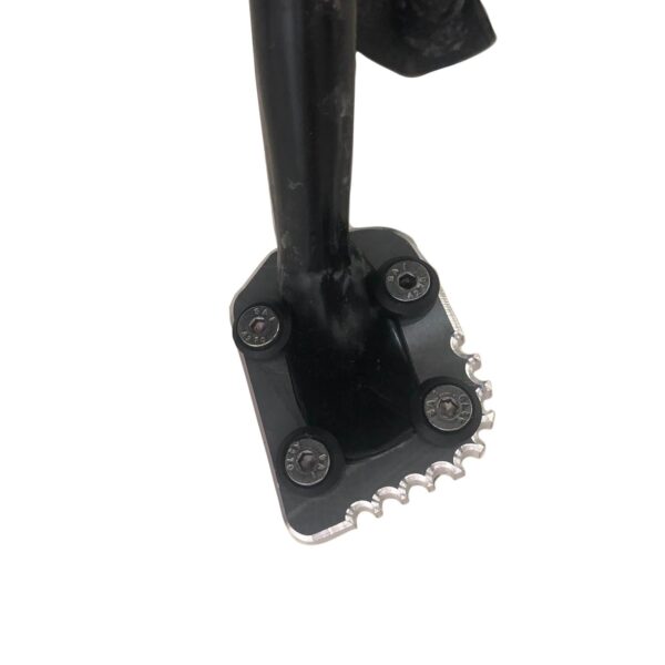 Extensie cric lateral (neagra) - Yamaha Niken GT 2018-2020 de la GP Kompozit