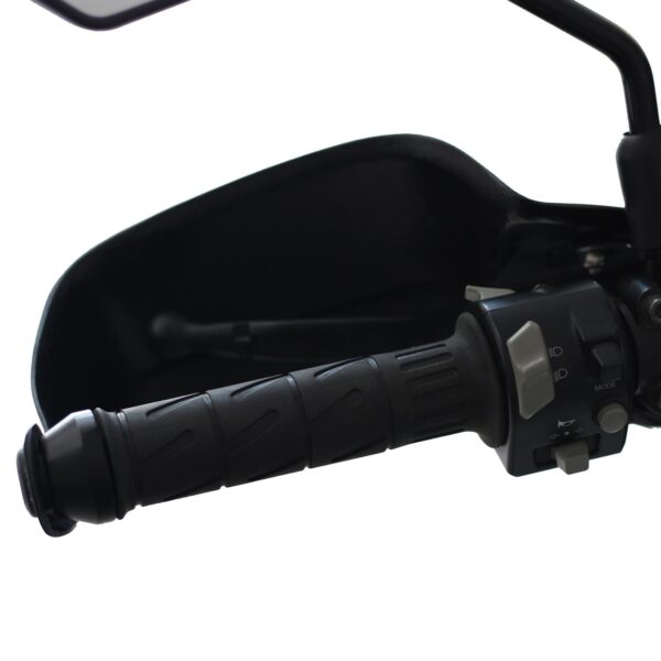 Handguard (negru) - CFMOTO 250 NK / 300 NK 2018-2022 de la GP Kompozit