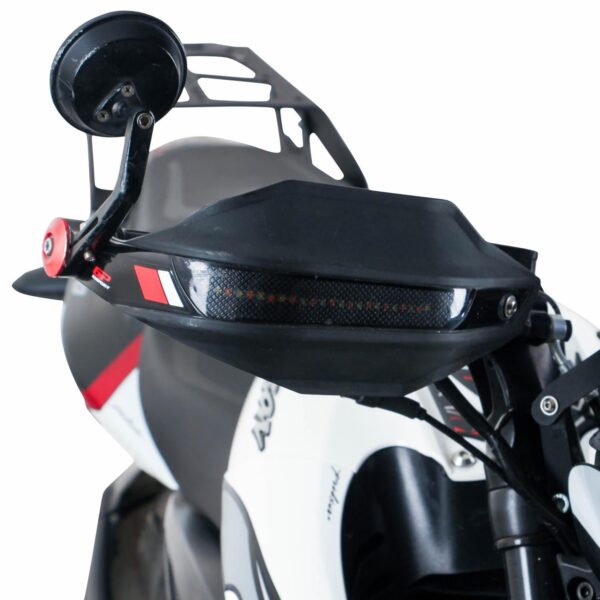 Handguard-uri cu semnalizatoare LED - CFMOTO 250 NK / 300 NK 2018-2022 de la GP Kompozit