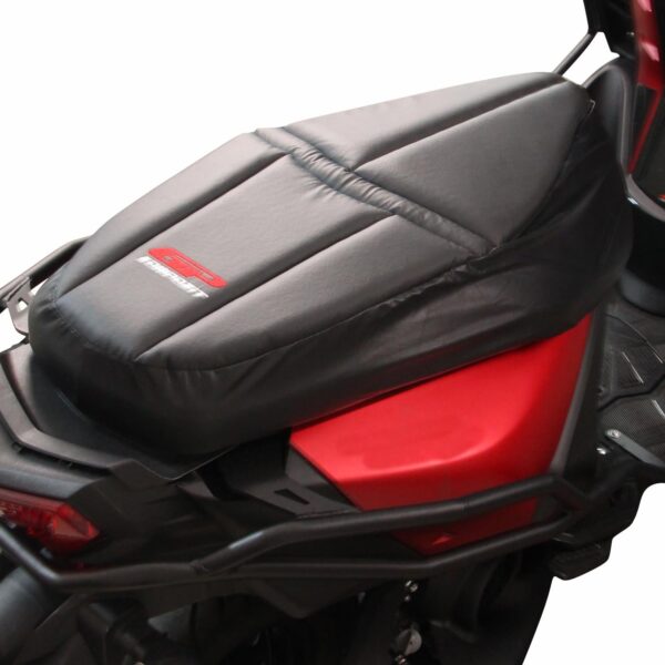 Husă șa (neagră) - Yamaha Cygnus RayZR 2024 de la GP Kompozit