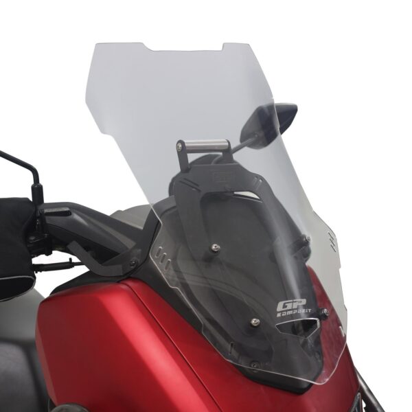 Parbriz (negru) - Yamaha NMAX 125 / NMAX 155 2021-2024 (61 cm) de la GP Kompozit