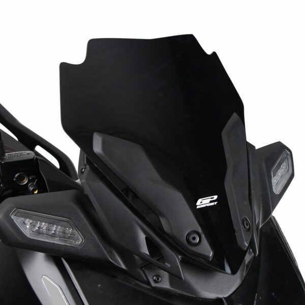 Parbriz sport (negru) - Yamaha XMAX 250 / XMAX 300 2024 (40 cm) de la GP Kompozit