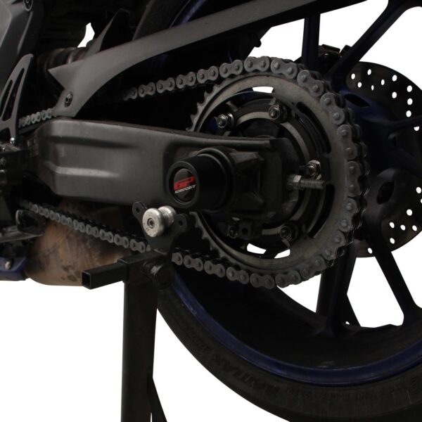 Set slidere pentru axul rotii și cadru - Yamaha YZF R7 2021-2023 de la GP Kompozit