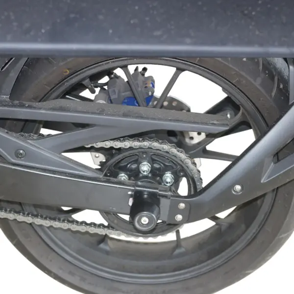 Set slidere pentru axul rotii și cadru - Honda CB 125R / CB 250R / CB300R 2017-2024 de la GP Kompozit