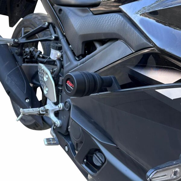 Slider cadru (negru) - Yamaha YZF R25 / YZF R3 2019-2023 de la GP Kompozit