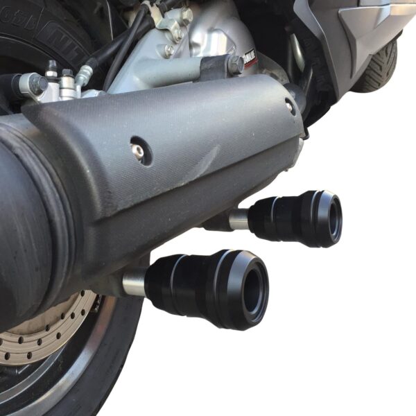 Slider protecție toba cu Yamaha XMAX 250 / XMAX 400 2014-2017 de la GP Kompozit