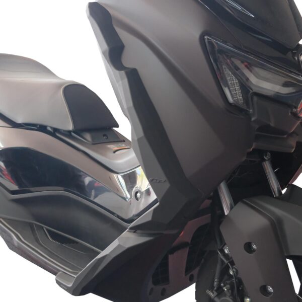 Protecție carenaj inferioară (neagră) - Yamaha NMAX 125 / NMAX 155 2025