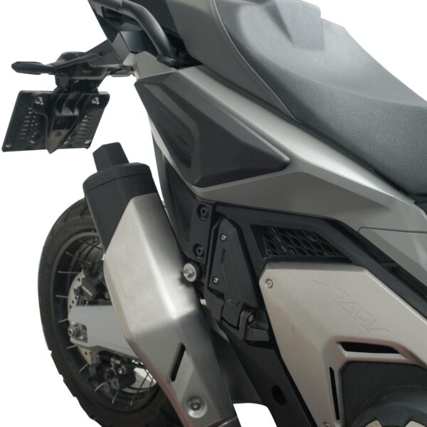 Carenaj lateral (negru) - Honda X-ADV 2025