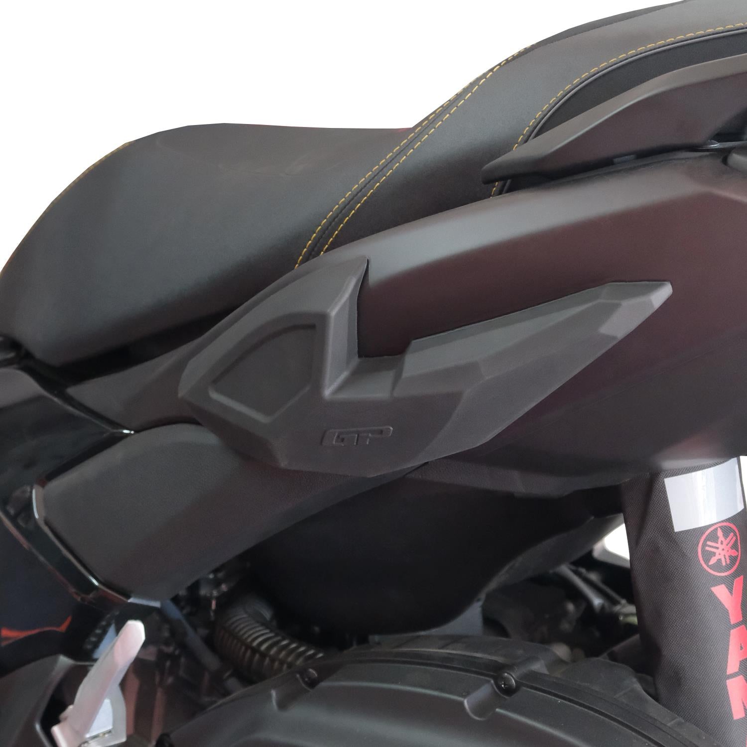 Carenaj lateral (negru) - Yamaha NMAX 125 / NMAX 155 2025