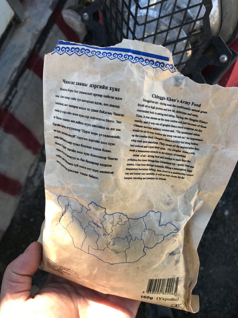 Rația de campanie a lui Ginghis Han, scoasă la înaintare în mijlocul deșertului.